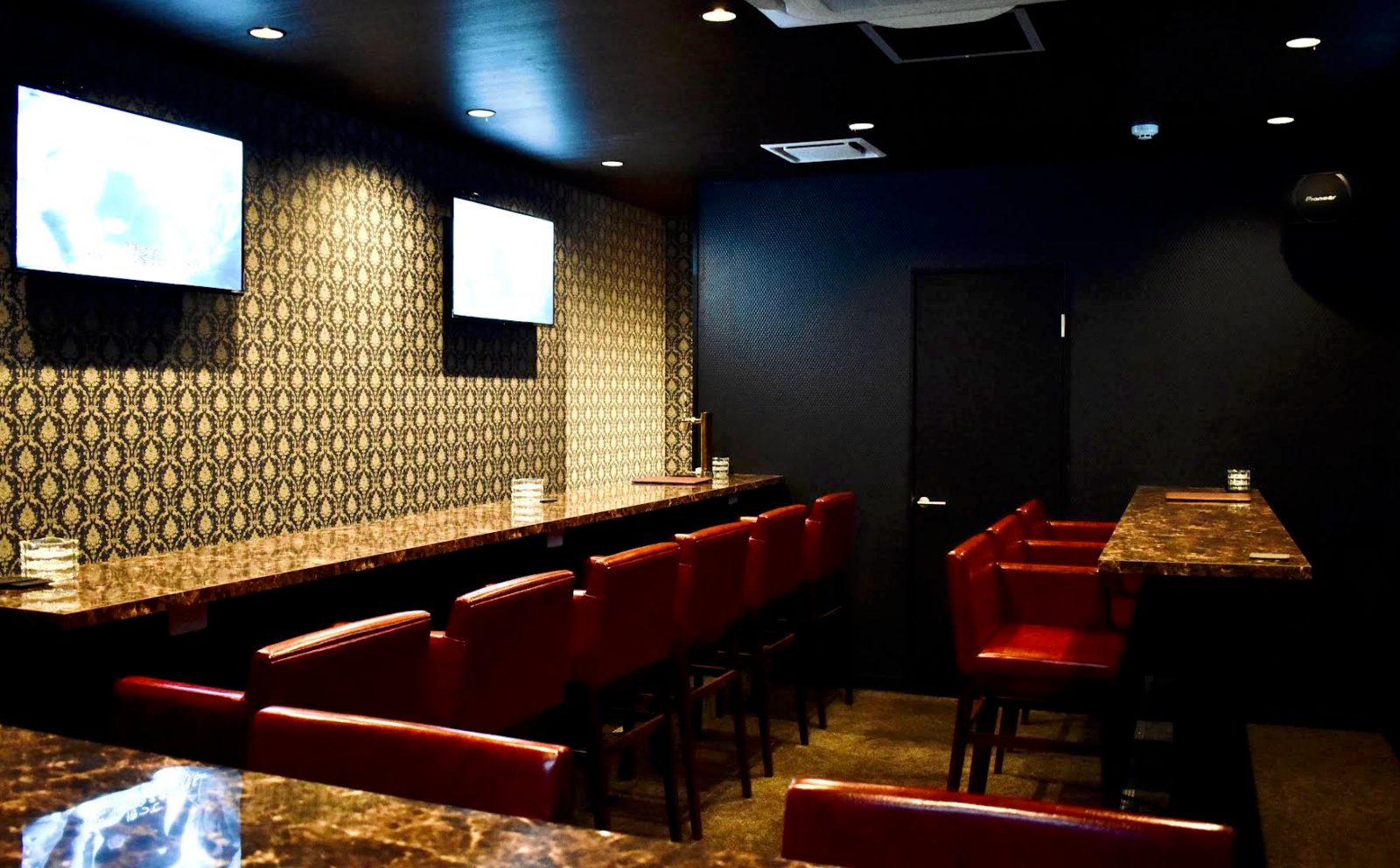 Bar dining Glück 店内写真2